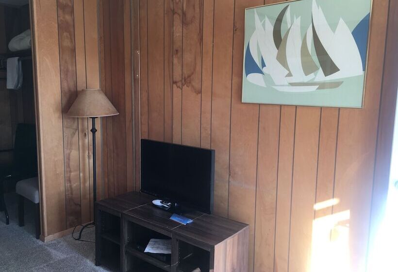 Tyee Restaurant And Motel