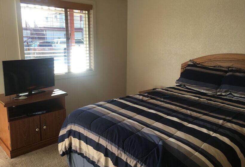 Tyee Restaurant And Motel