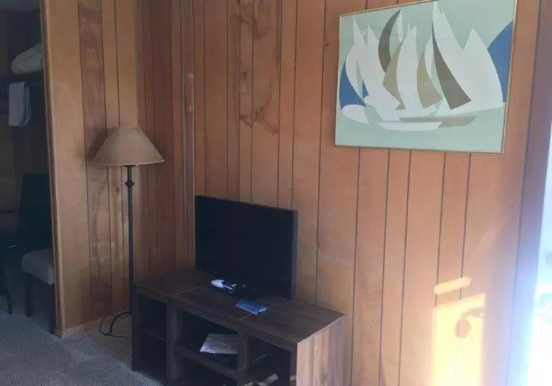 Tyee Restaurant And Motel