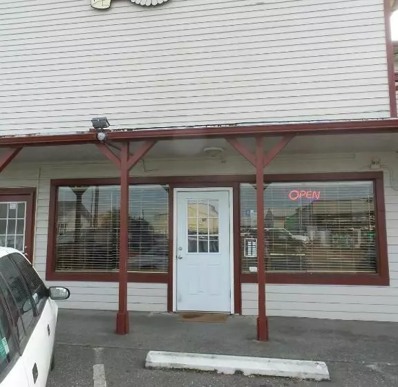 Tyee Restaurant And Motel