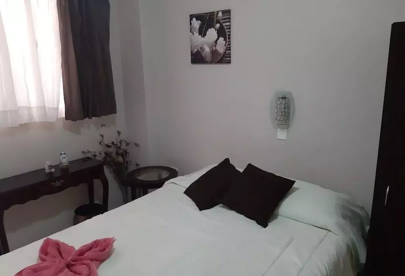 تختخواب و صبحانه Hostal D  Silvia