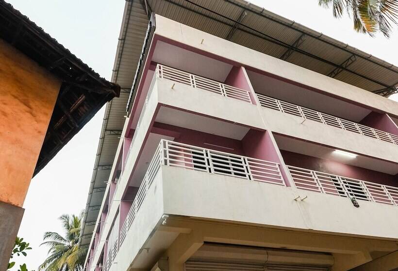 בית מלון כפרי Oyo 23999 Samruddhi Lodge