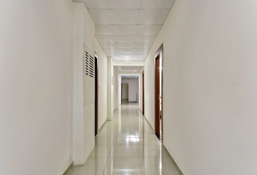 בית מלון כפרי Oyo 23999 Samruddhi Lodge