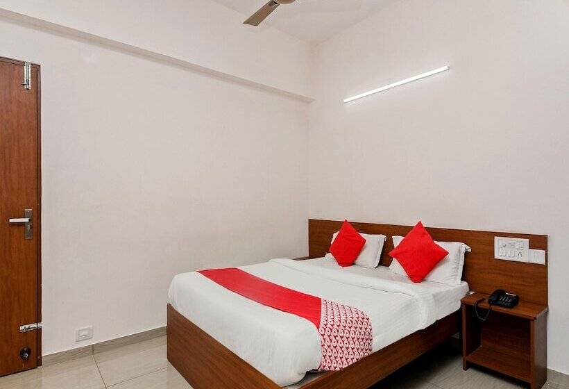 בית מלון כפרי Oyo 23999 Samruddhi Lodge