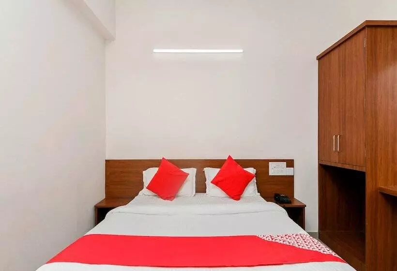 ホテル Oyo 23999 Samruddhi Lodge