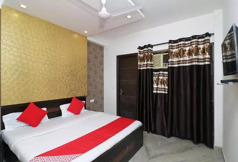 ホテル Oyo 24283 Royal Rahul Residency