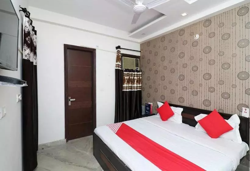 ホテル Oyo 24283 Royal Rahul Residency