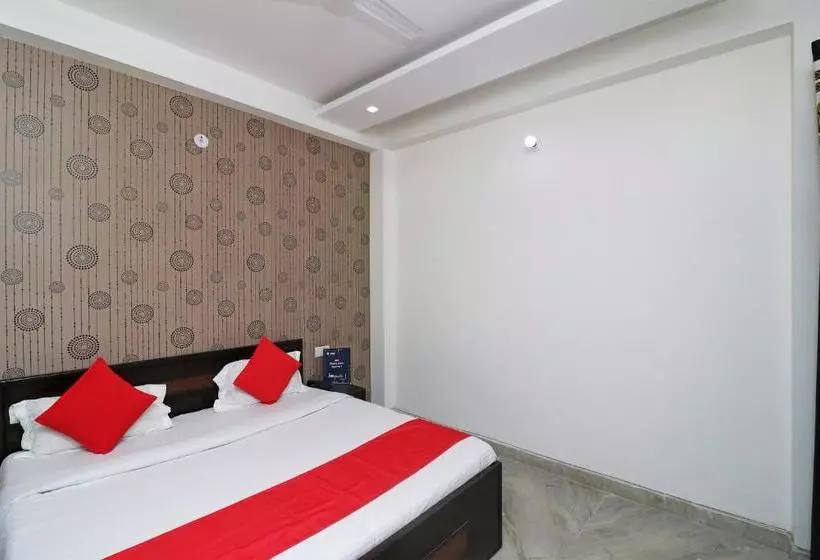 ホテル Oyo 24283 Royal Rahul Residency