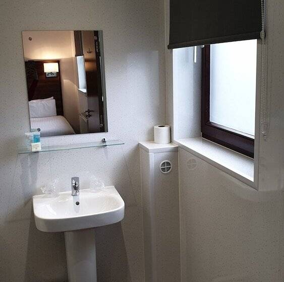 בית מלון כפרי Premier Lodge