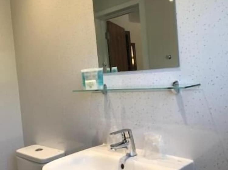 בית מלון כפרי Premier Lodge