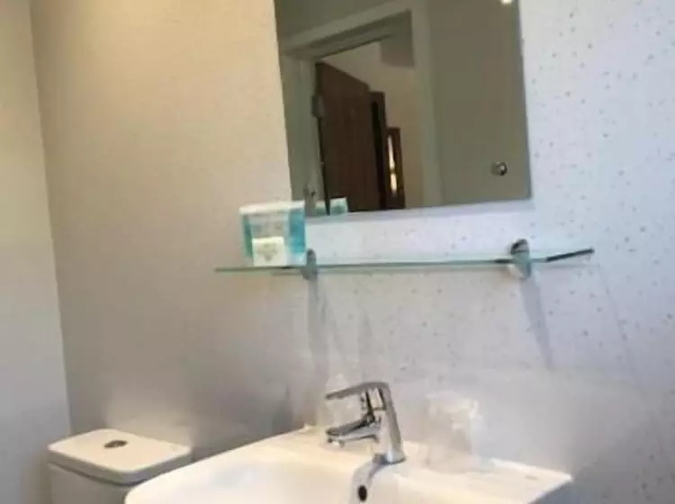 Hotelli Premier Lodge