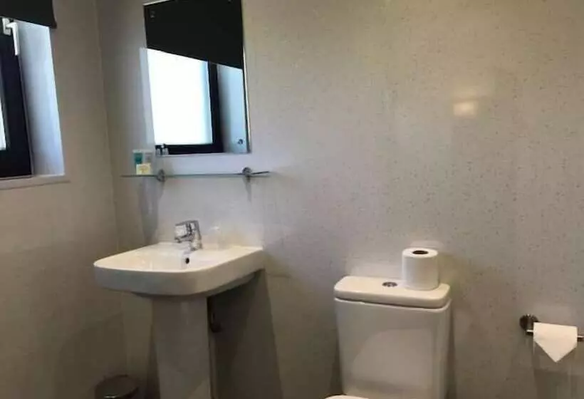 Hotelli Premier Lodge