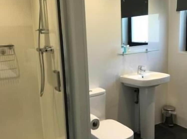 בית מלון כפרי Premier Lodge