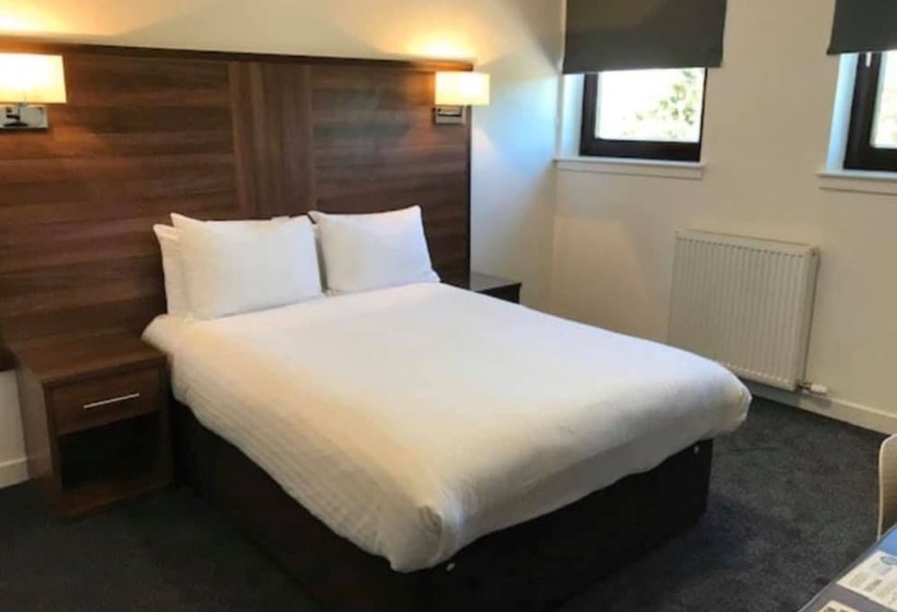 בית מלון כפרי Premier Lodge