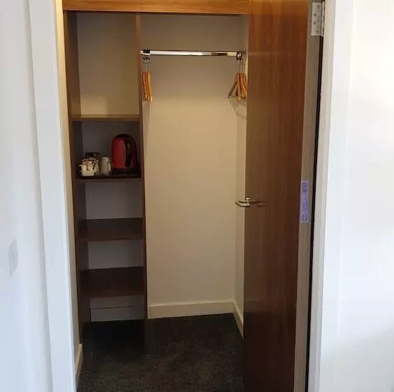 Hotelli Premier Lodge