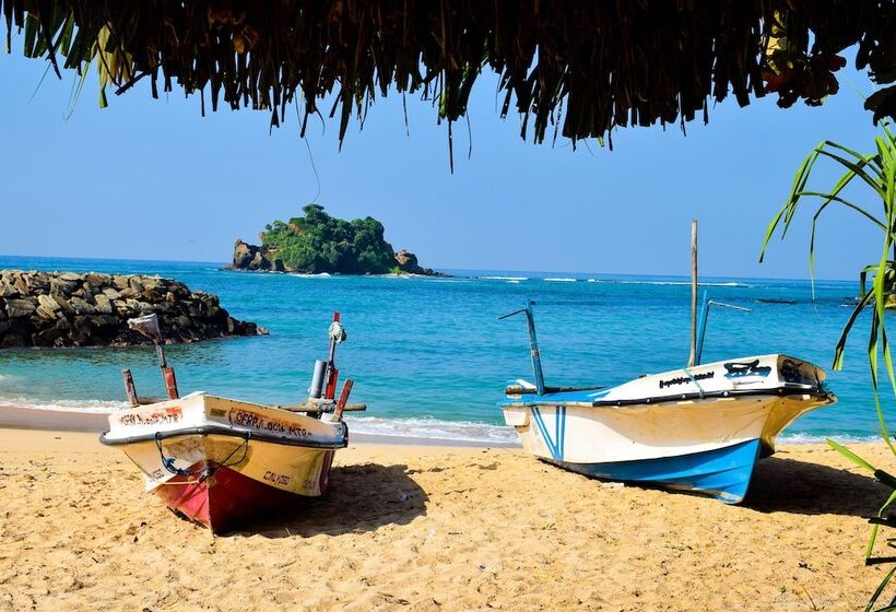 Hotel Tenasi Beach Resort