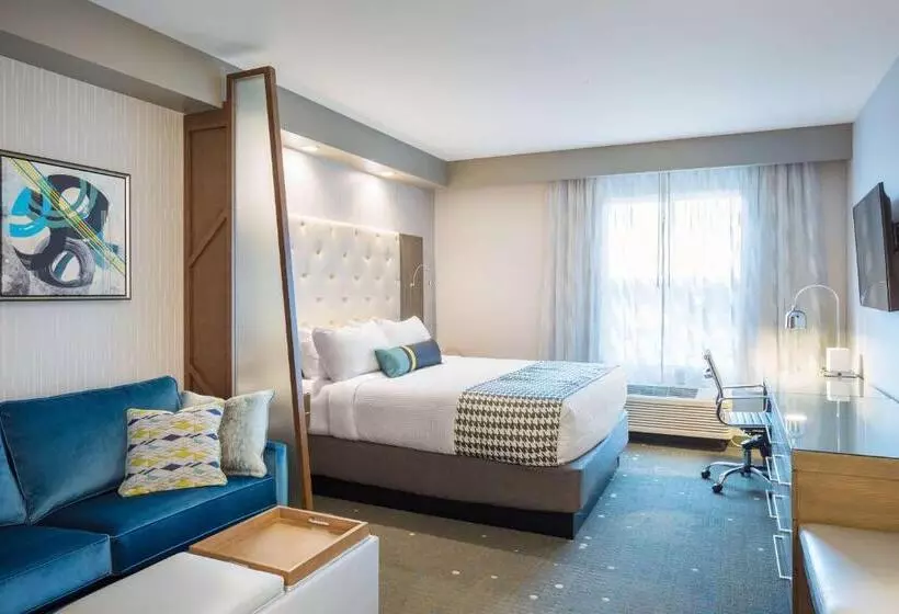 Best Western Premier Hotel At Fisher S Landing