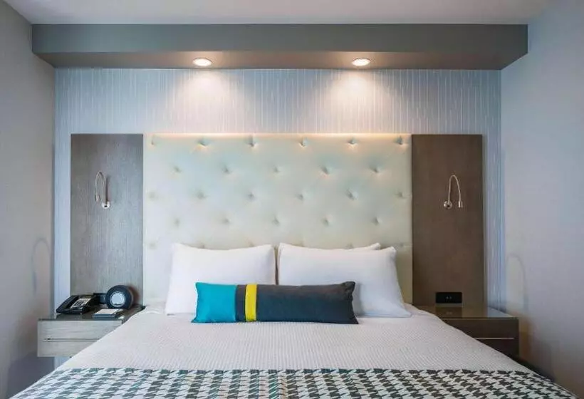 Best Western Premier Hotel At Fisher S Landing