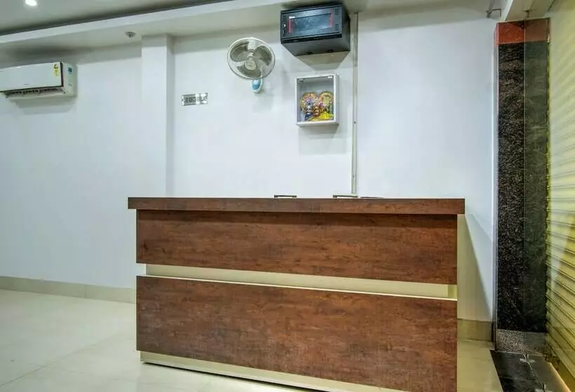 ホテル Oyo 24849 Madhuram Vihar
