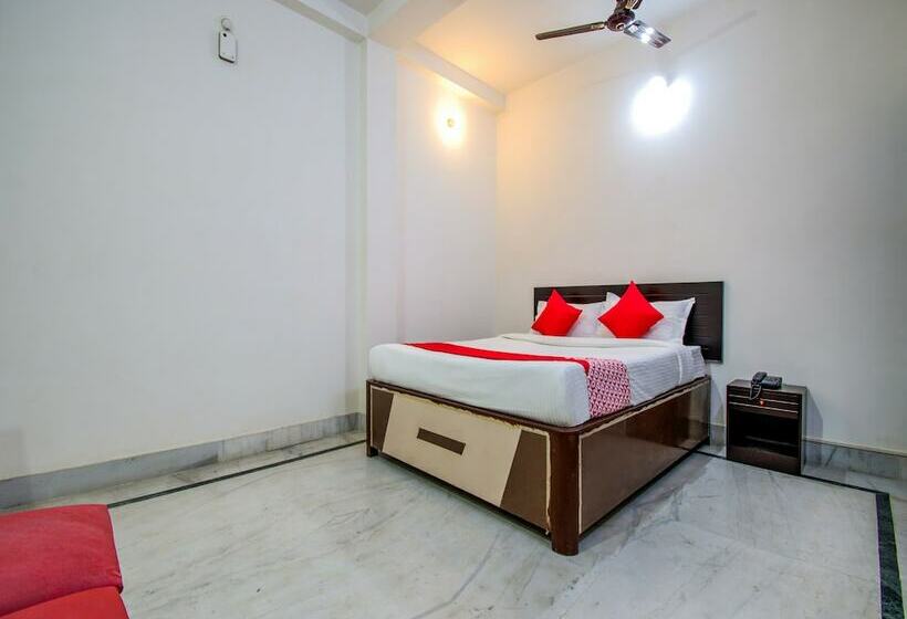 בית מלון כפרי Oyo 24849 Madhuram Vihar