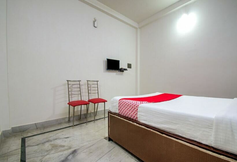 בית מלון כפרי Oyo 24849 Madhuram Vihar