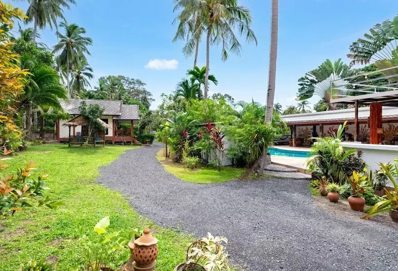 Hotelli Tropical Heavens Garden Samui