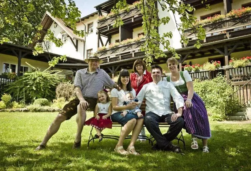 Hotelli Zur Waldbahn