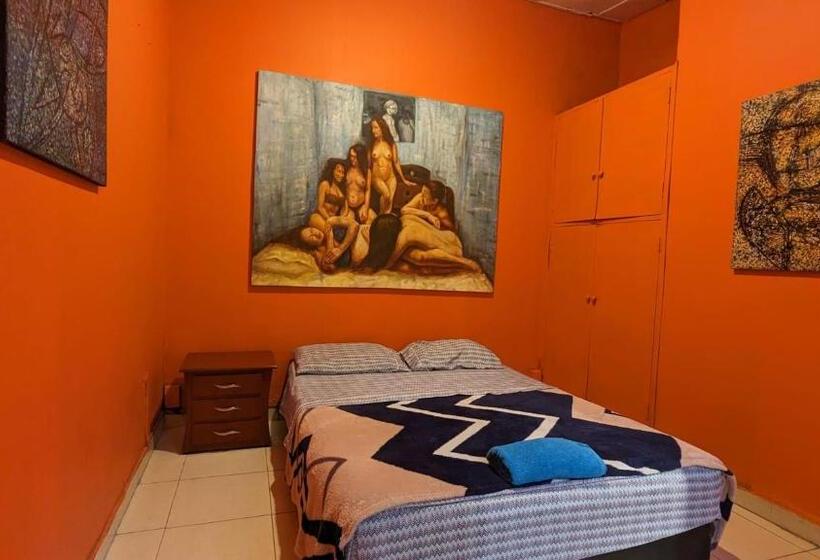 پانسیون Lienzo Hostel And Mural Art Museum