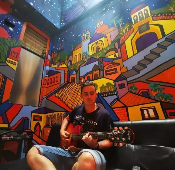 ペンション Lienzo Hostel And Mural Art Museum