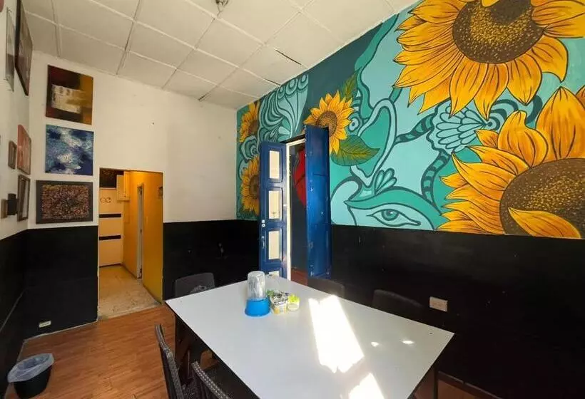 ペンション Lienzo Hostel And Mural Art Museum