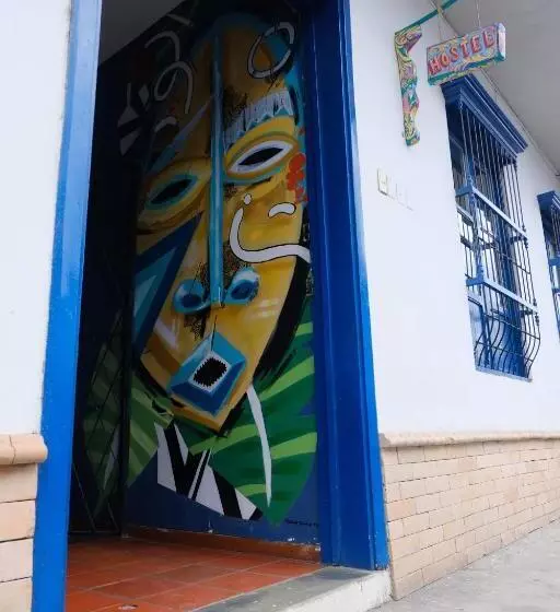 ペンション Lienzo Hostel And Mural Art Museum