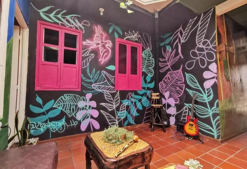 ペンション Lienzo Hostel And Mural Art Museum