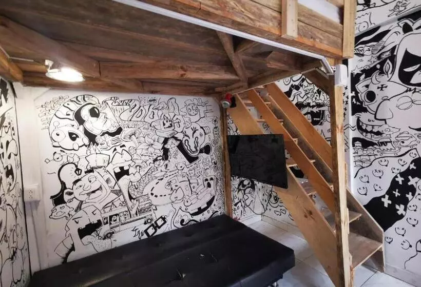 ペンション Lienzo Hostel And Mural Art Museum