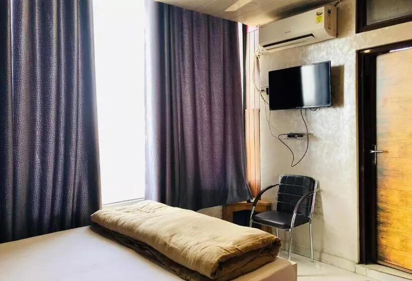 ユースホステル Nomads House