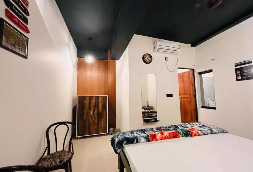ユースホステル Nomads House