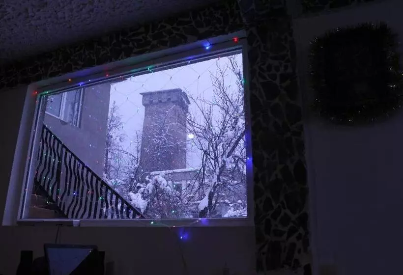 پانسیون Inga Jafaridze Guesthouse Pele