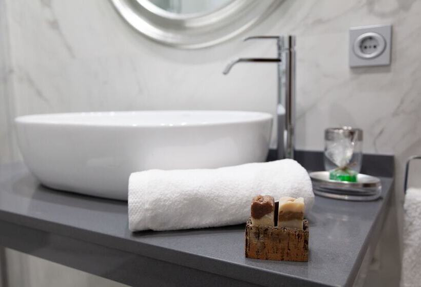 هتل Hercules Boutique