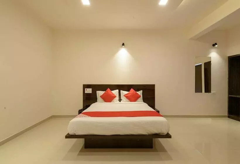ホテル Oyo 22964 Kundan Lawns