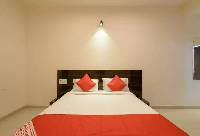 ホテル Oyo 22964 Kundan Lawns