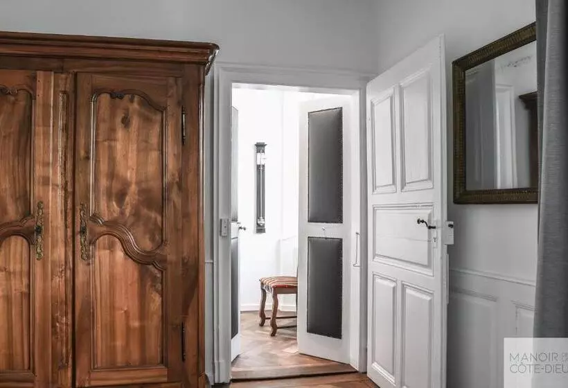 پانسیون Manoir De La Côte Dieu