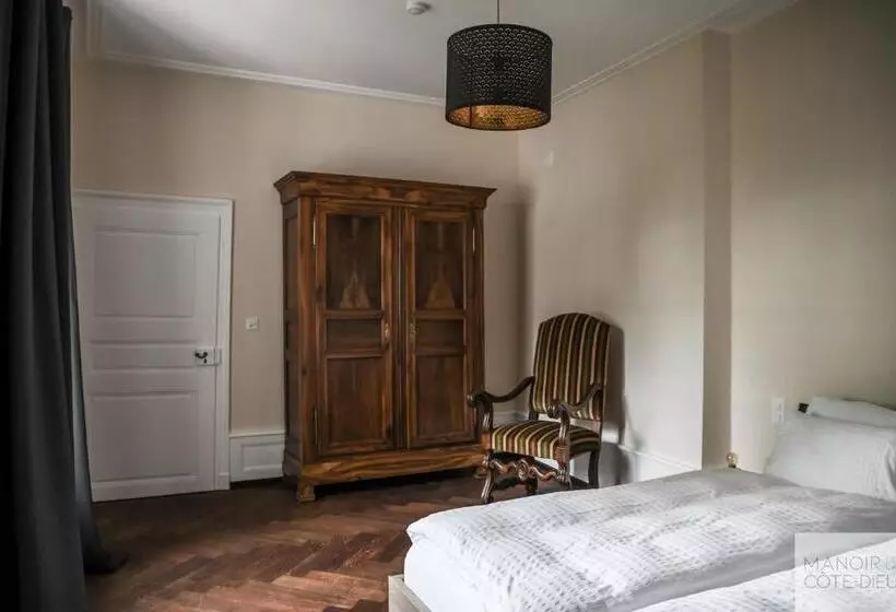 پانسیون Manoir De La Côte Dieu