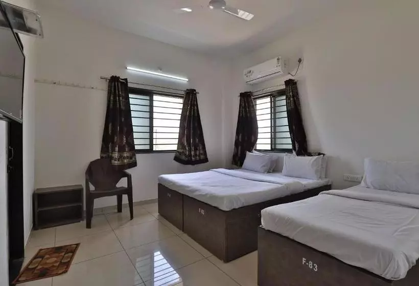 Spot On 38154 Shakti Hostel &