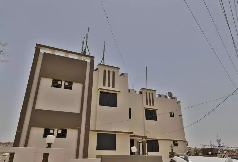 Spot On 38154 Shakti Hostel &