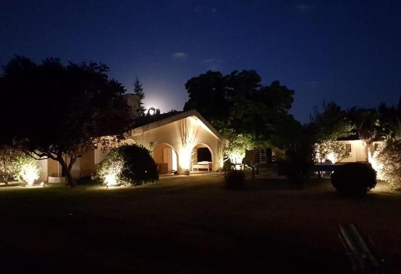 ユースホステル La Masia