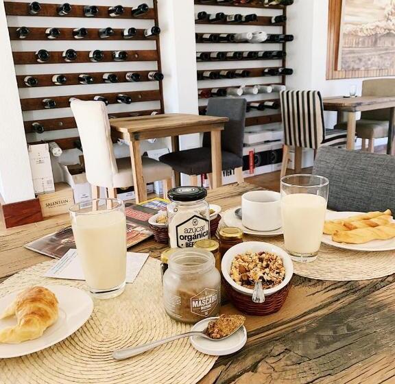 ユースホステル La Masia