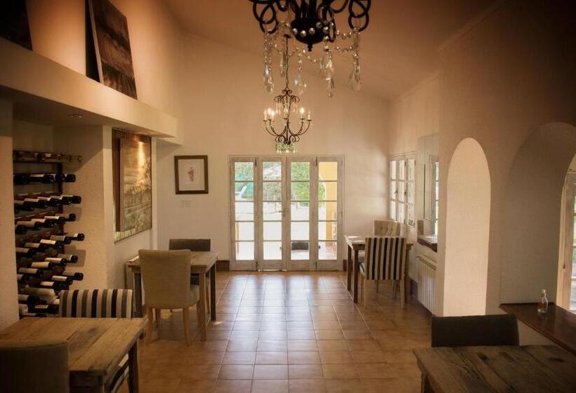 ユースホステル La Masia