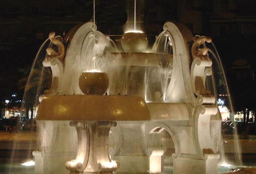 تختخواب و صبحانه Fourseasons