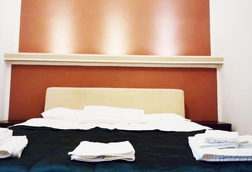 تختخواب و صبحانه Fourseasons