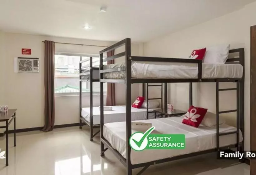 ホテル Zen Rooms 10th Ave Cubao