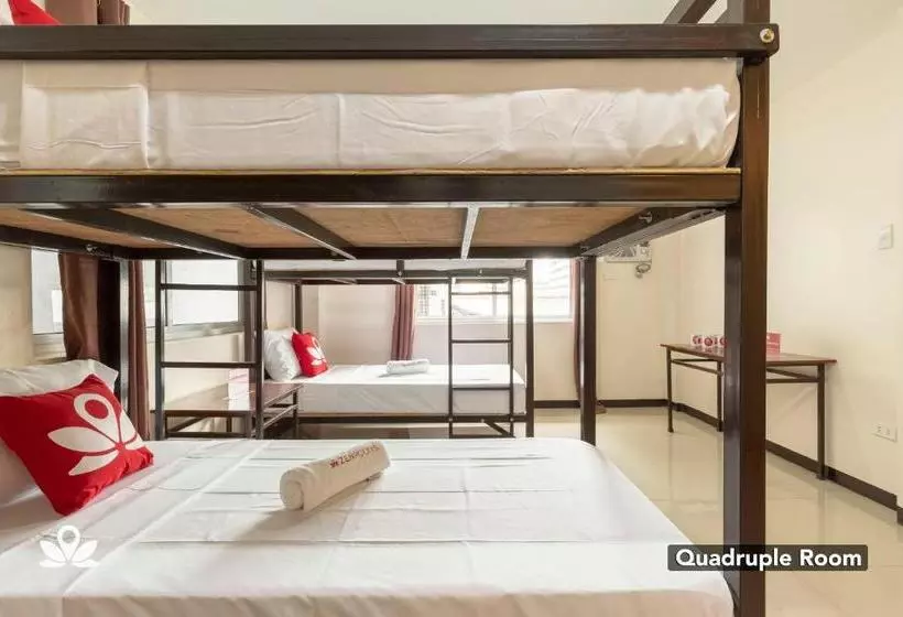 ホテル Zen Rooms 10th Ave Cubao